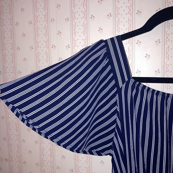 Brand NEW! Gorgeous navy striped jumpsuit! Size large - Picture 6 of 7